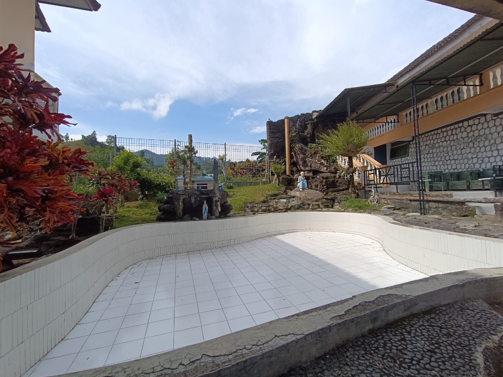 WhatsApp Image 2024-03-15 at 08.42.37 (1)