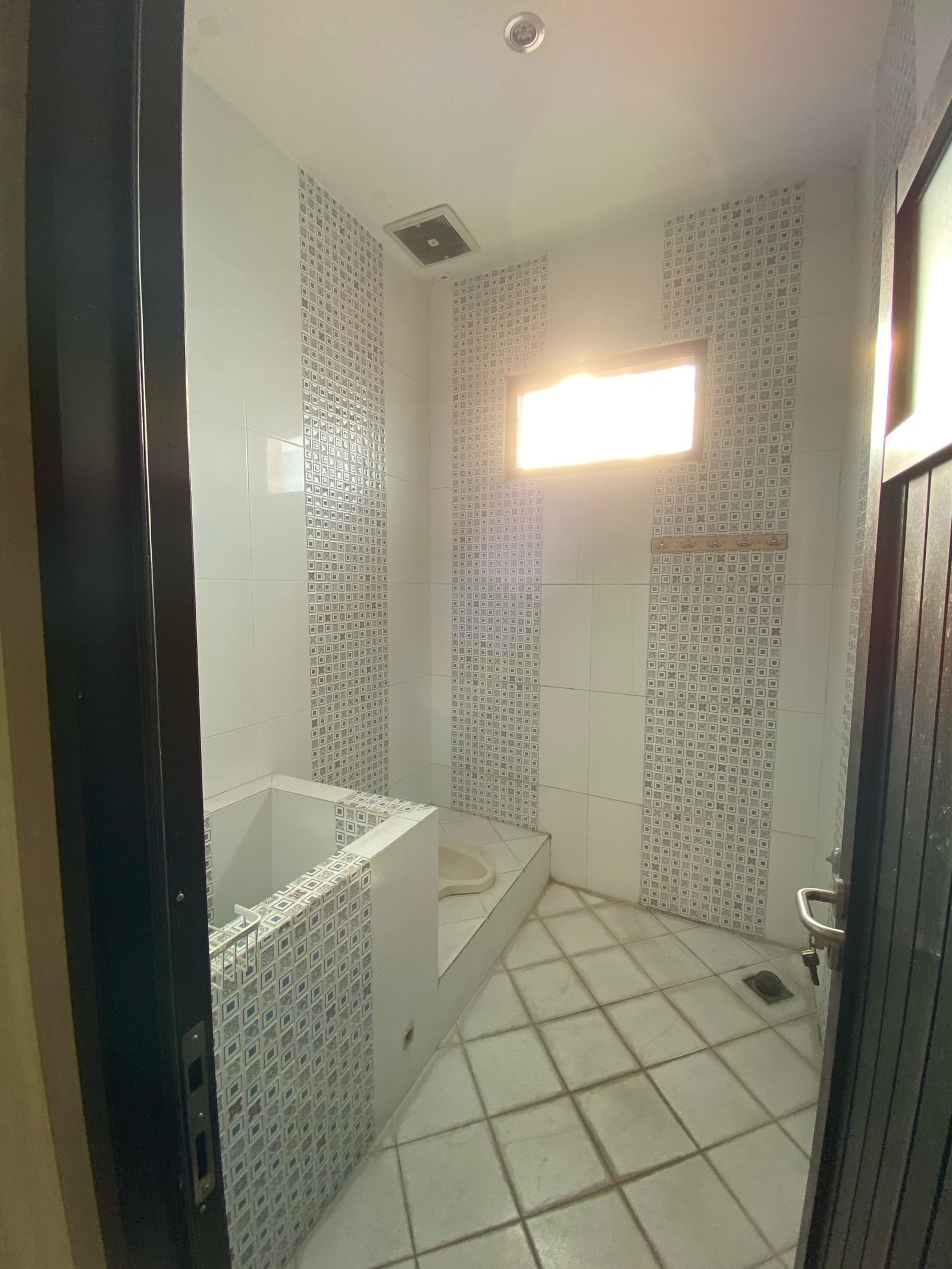 WhatsApp Image 2024-10-17 at 10.36.33 (1)