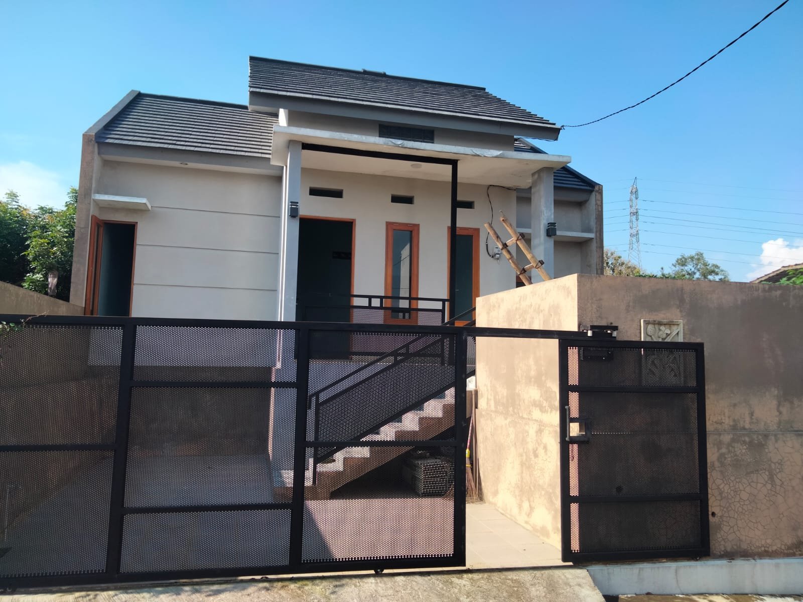 WhatsApp Image 2024-05-01 at 23.14.27 (1)