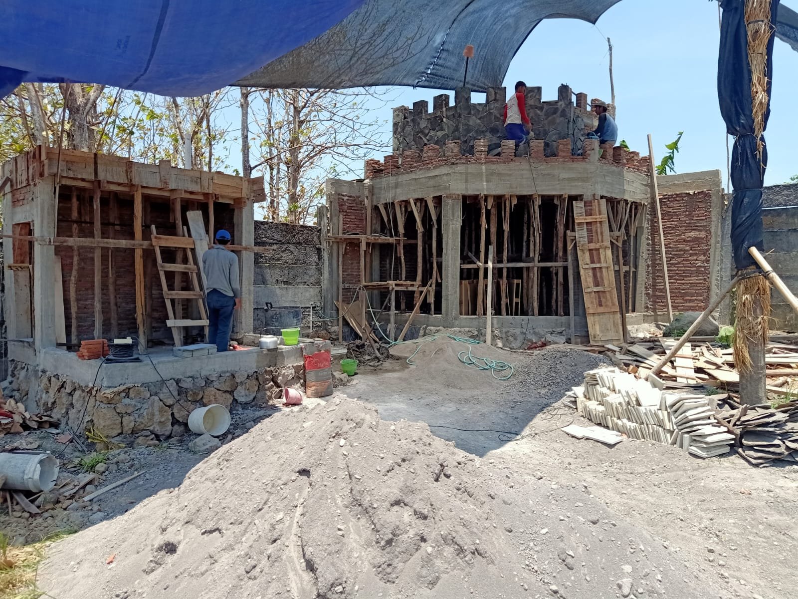 WhatsApp Image 2025-02-07 at 09.30.03