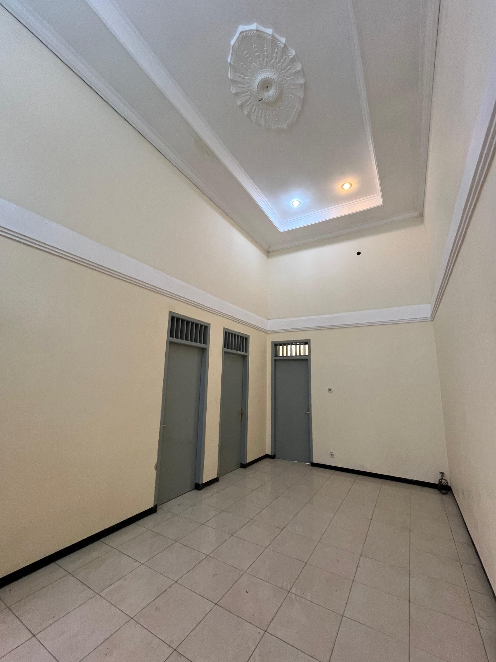 WhatsApp Image 2025-02-22 at 13.40.01