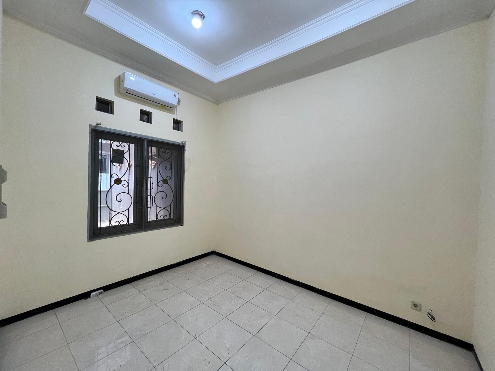 WhatsApp Image 2025-02-22 at 13.40.02