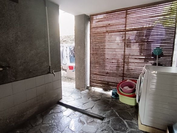 Dijual Rumah Mewah Tengah Kota Solo, 2 Lantai di Gajahan, Ps. Kliwon, Solo