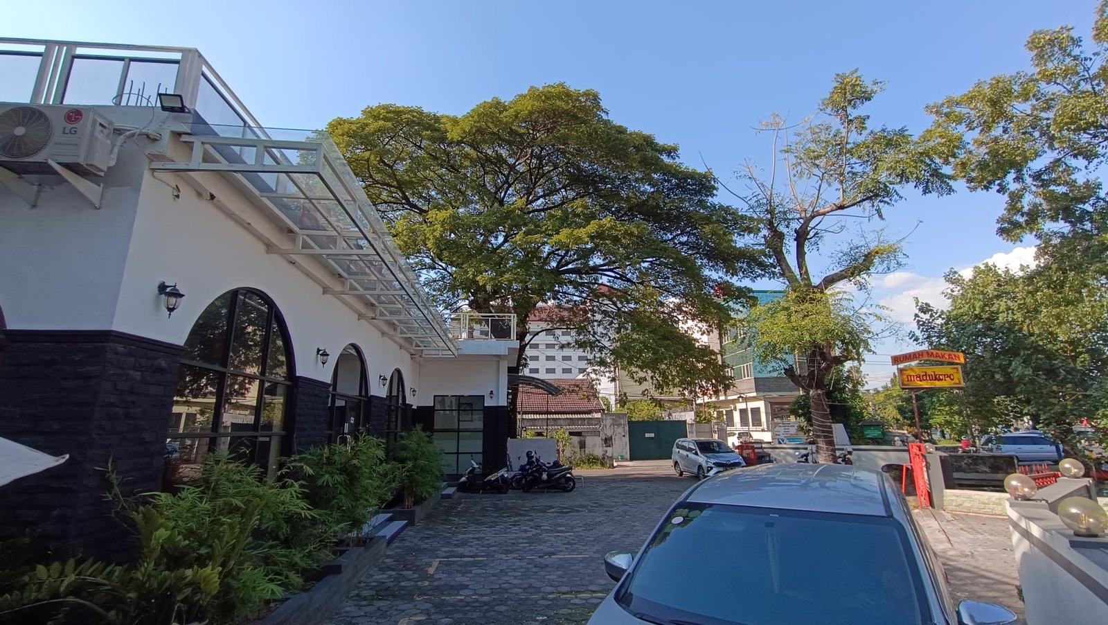 WhatsApp Image 2025-04-30 at 08.52.00