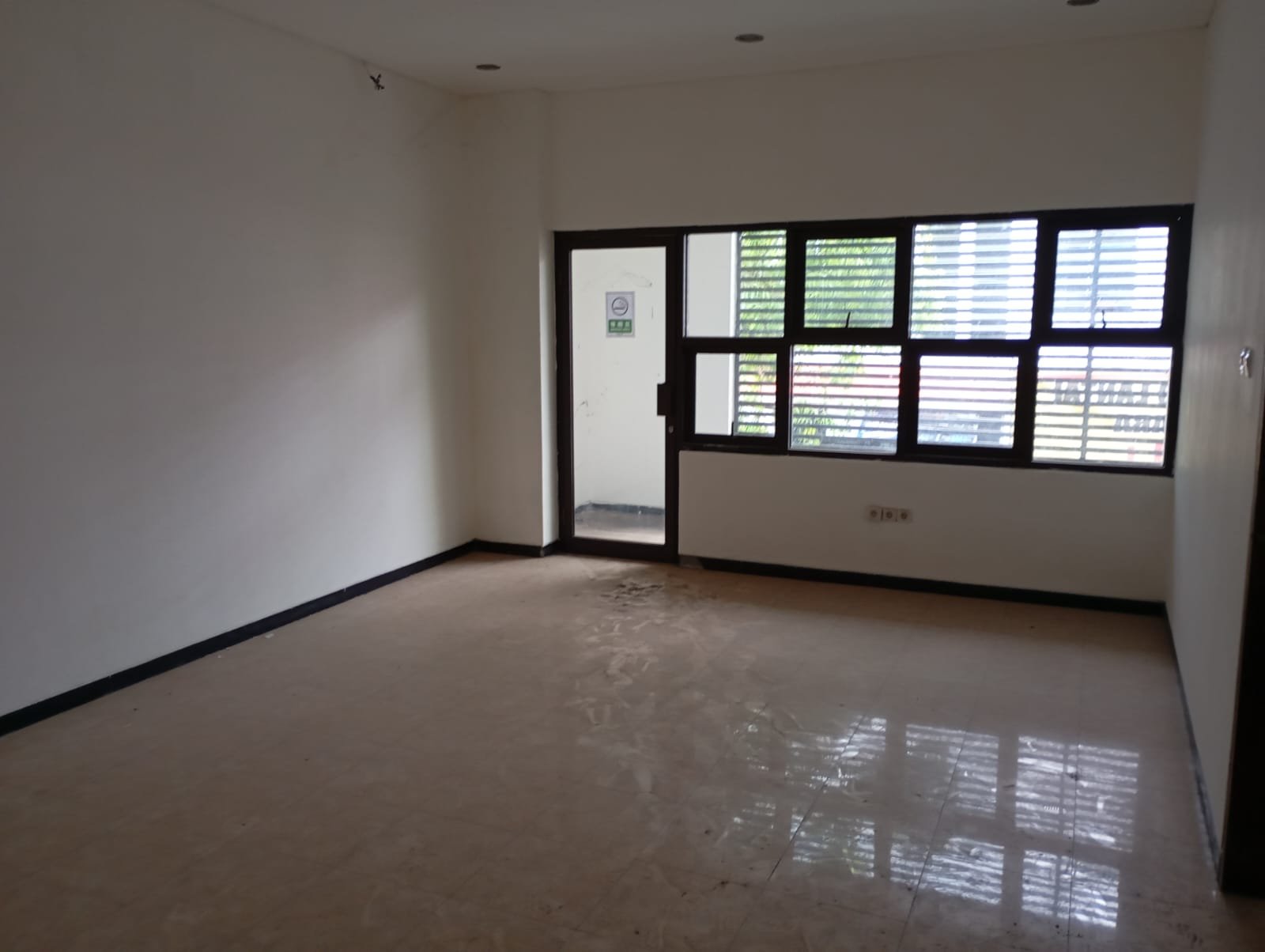 WhatsApp Image 2025-05-14 at 10.42.08 (1)