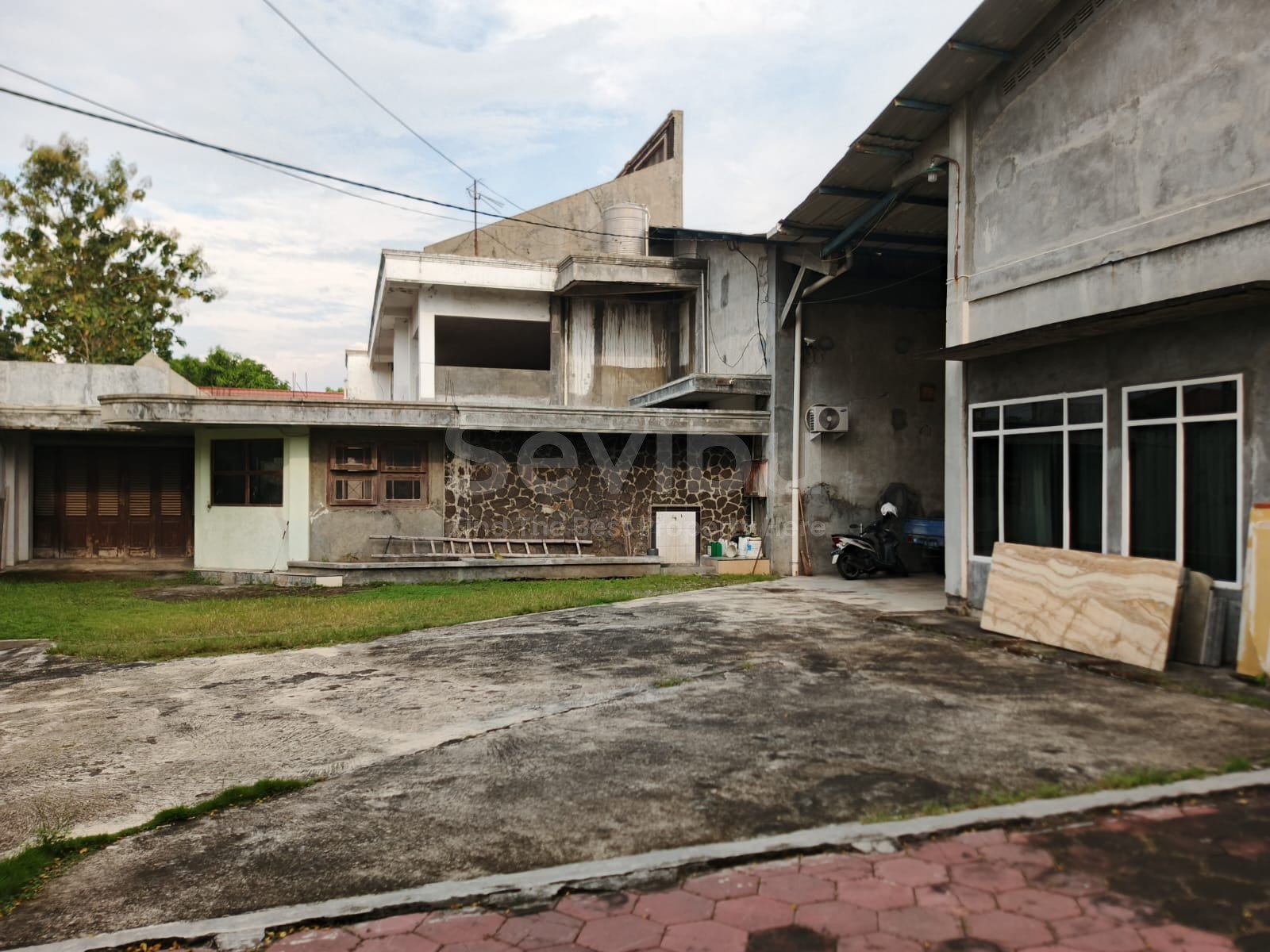 WhatsApp Image 2025-05-22 at 22.58.49