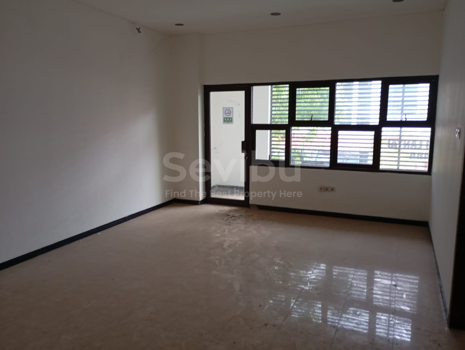 WhatsApp Image 2025-05-14 at 10.42.08 (1)