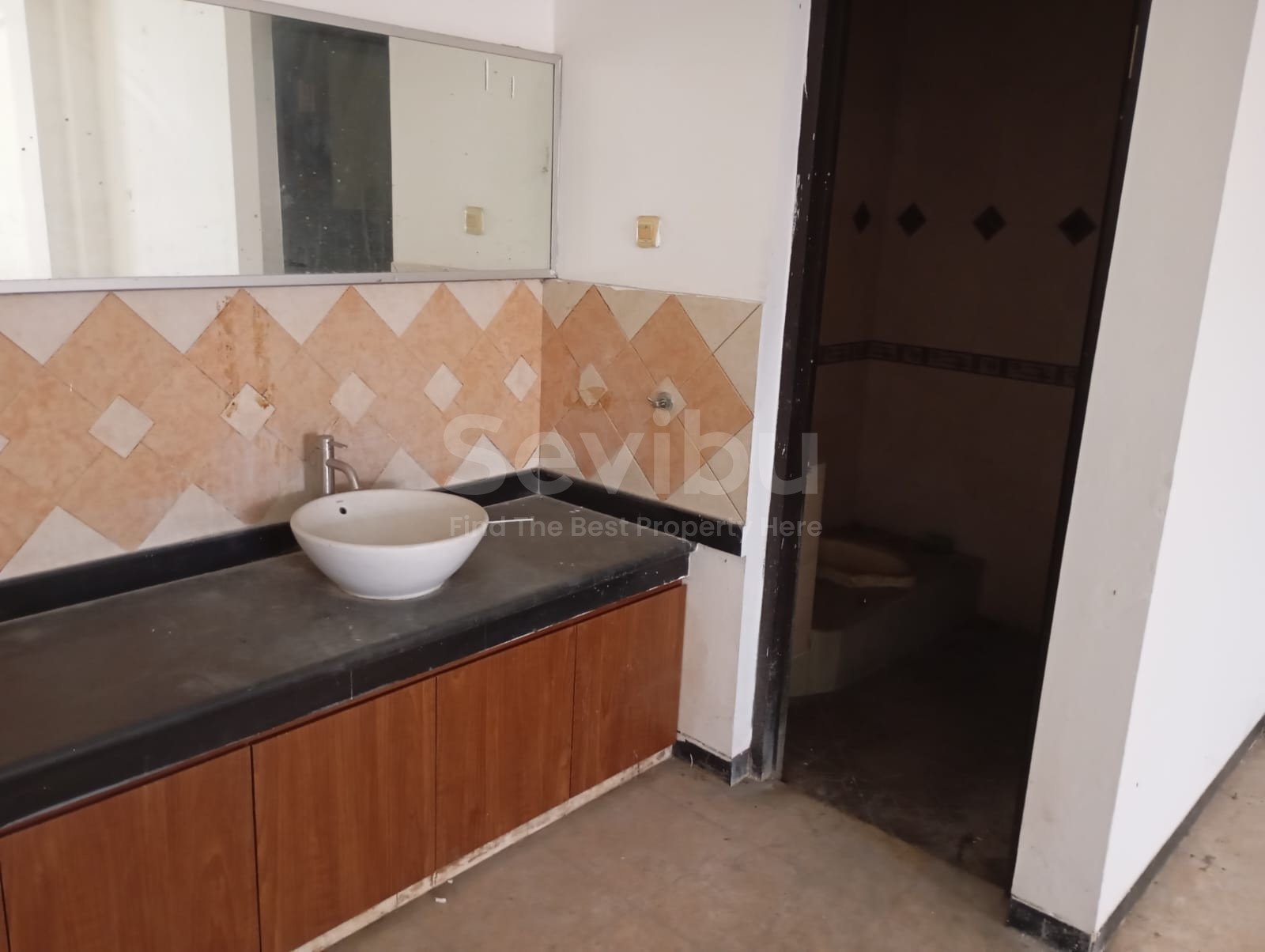 WhatsApp Image 2025-05-14 at 10.42.11 (1)