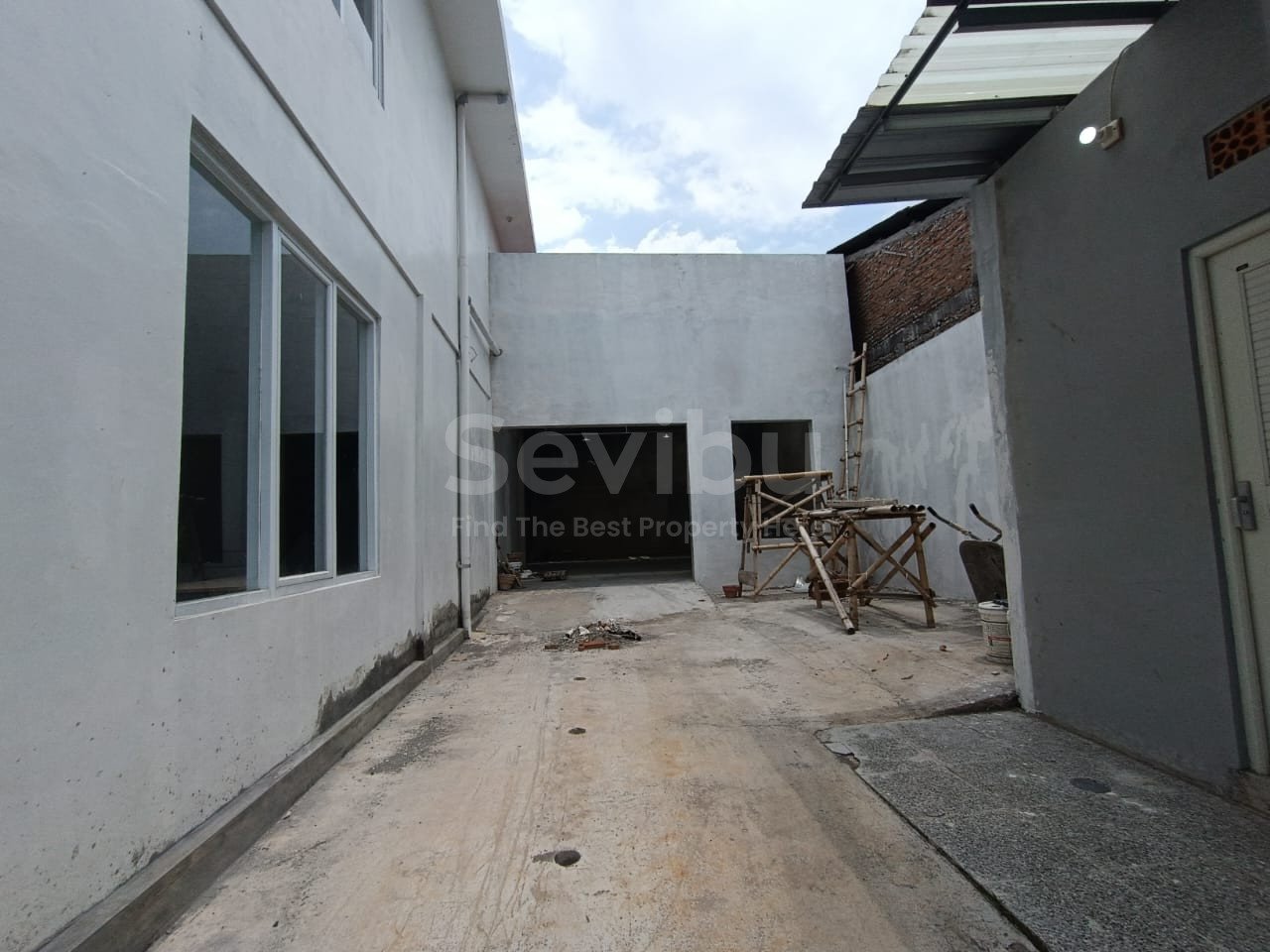 WhatsApp Image 2025-11-08 at 11.03.01