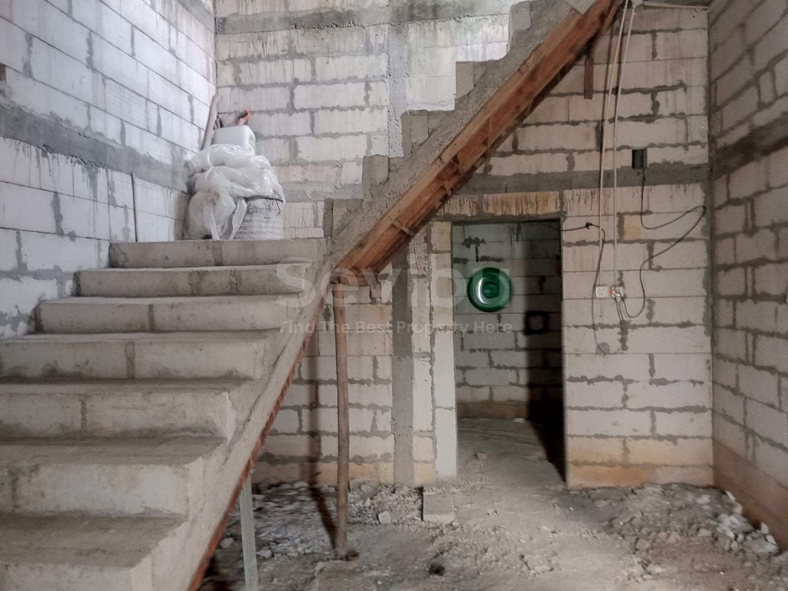 WhatsApp Image 2025-12-04 at 09.58.25