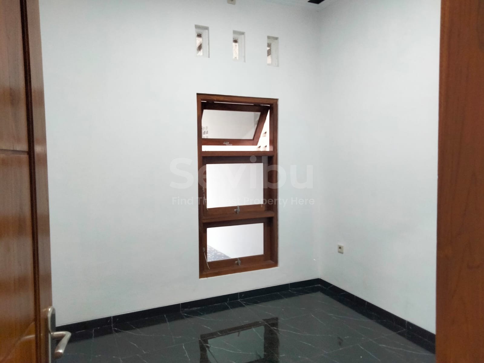 WhatsApp Image 2026-03-11 at 22.07.37