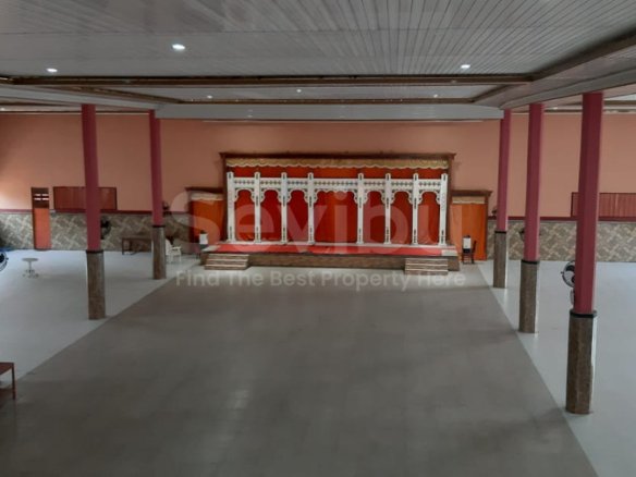 Dijual gedung pertemuan di Ngringo Jaten Karanganyar bangunan bagus parkir luas
