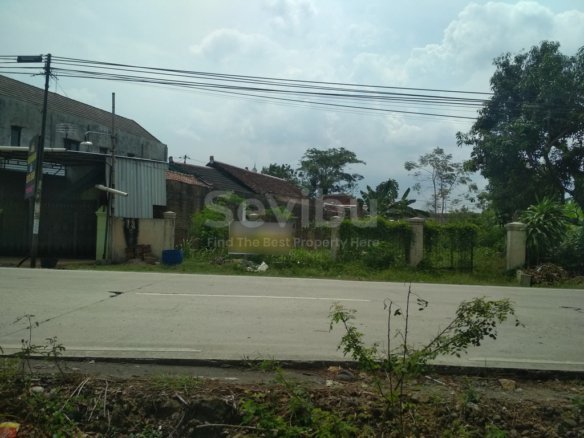 Dijual Tanah Komersil di Jl Solo Purwodadi Wonorejo Gondangrejo sudah ada pagar depan