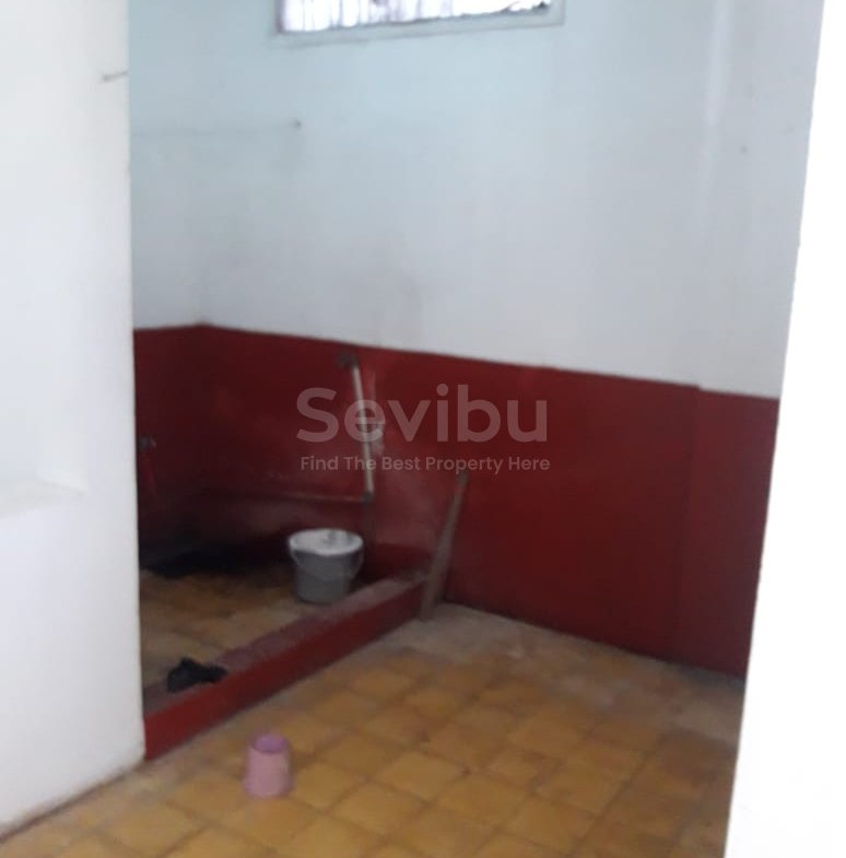 774
