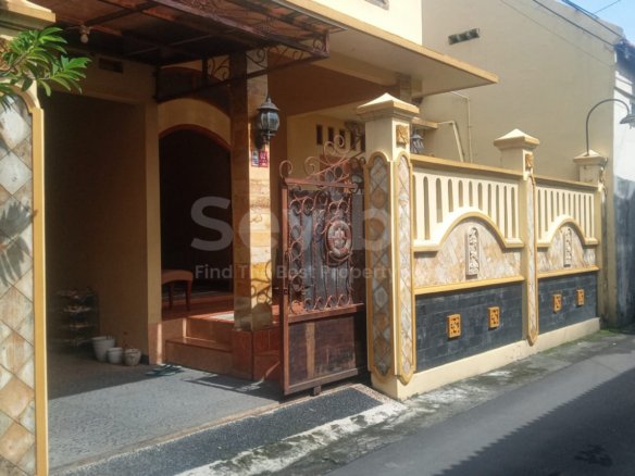 DIJUAL RUMAH NYAMAN dan TERAWAT di Cemani, Grogol, Sukoharjo