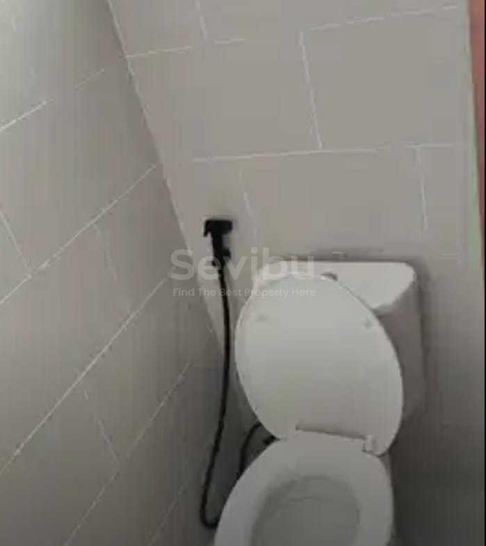 699