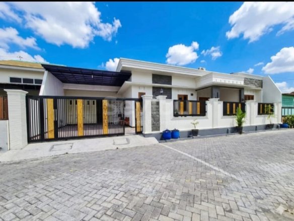 Dijual Rumah mewah & luas sangat rekomendasi untuk keluarga besar anda