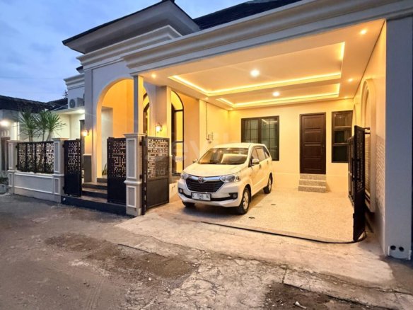 Rumah American Classic modern dekat stadion Maguwo, Yogyakarta