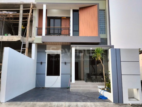 Rumah baru model industrial 2 Lantai Deket Kampus UII Yogyakarta