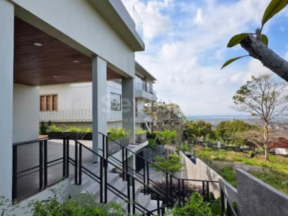 LUXURY FREEHOLD VILLA WITH 180° OCEAN VIEWS IN JIMBARAN, BALI