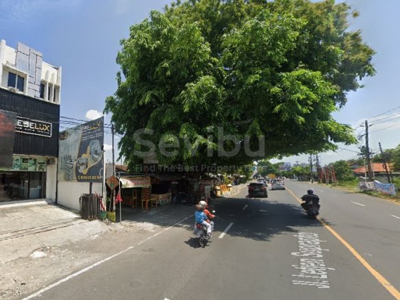 Disewakan Ruko 3 lantai di Jl. Letjend Suprapto, Sumber, Banjarsari, Surakarta
