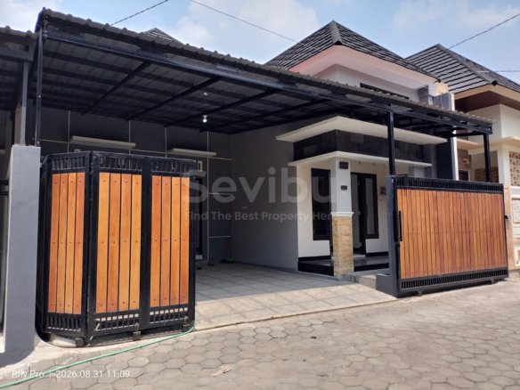 Rumah Limasan modern dekat stadion maguwoharjo Yogyakarta