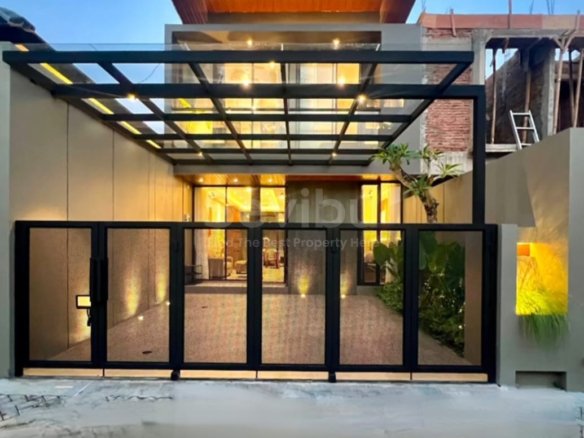 Rumah baru kontemporer modern 2 lantai full furnished di Kaliurang, Yogyakarta