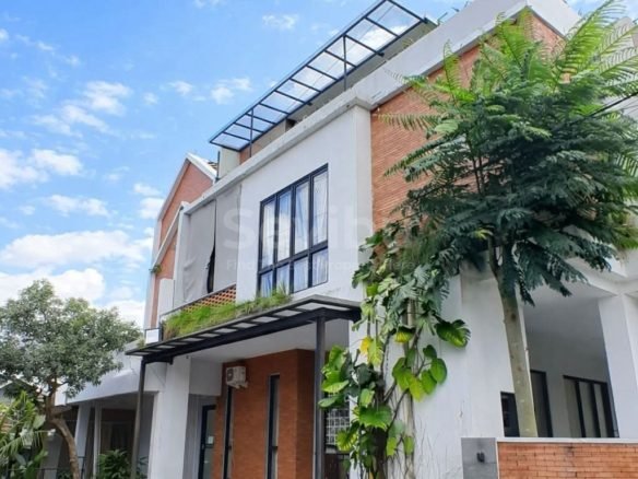 Rumah kontemporer 3 LT dekat kampus UGM, Yogyakarta
