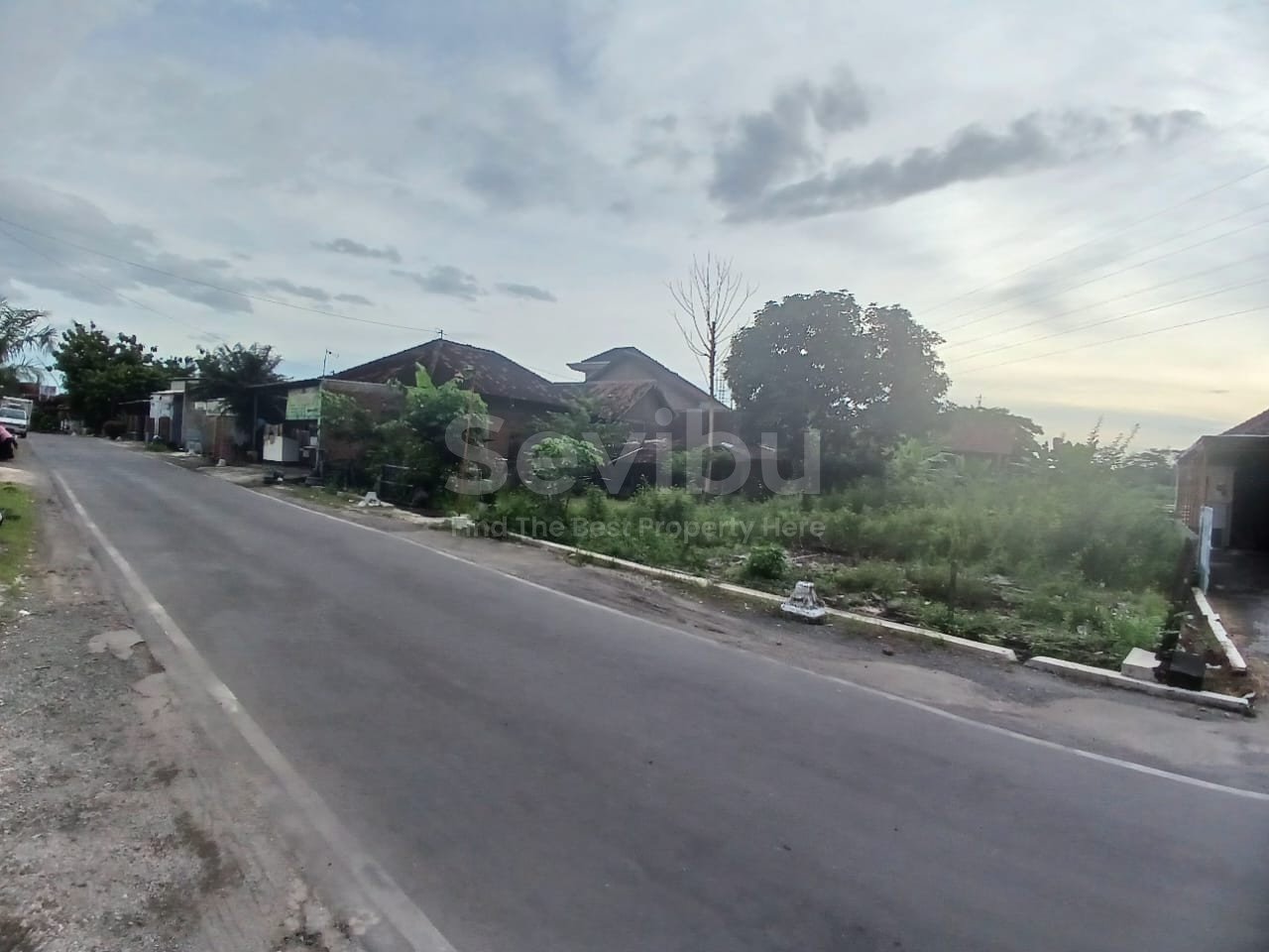 Tanah Dijual di Sroyo Jaten, 100m dari Ring Road Mojosongo, Area pergudangan