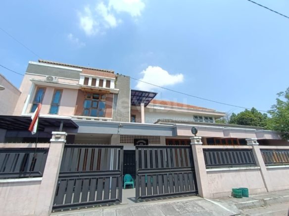 Dijual Rumah Luas di Jl Wirotamtomo Serengan 10 Kt Potensi Untuk Kost Exclusive